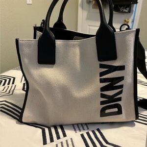 DKNY TOTE BAG